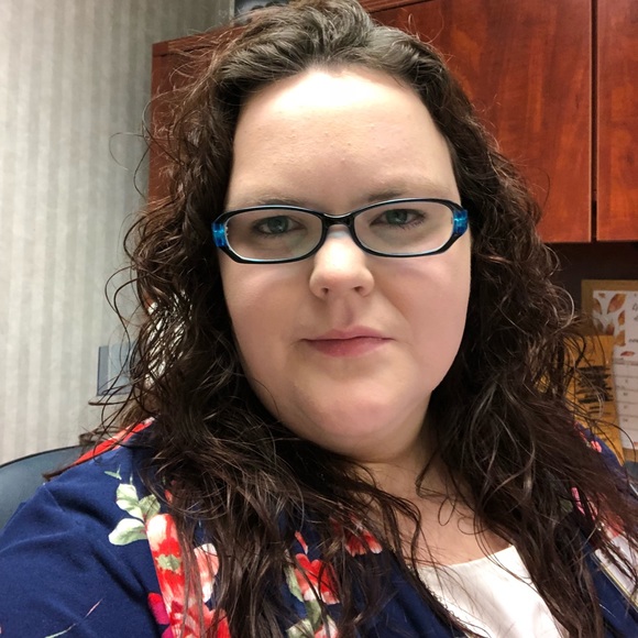 Meet your Posher, Lorea adam - Picture 2 of 6